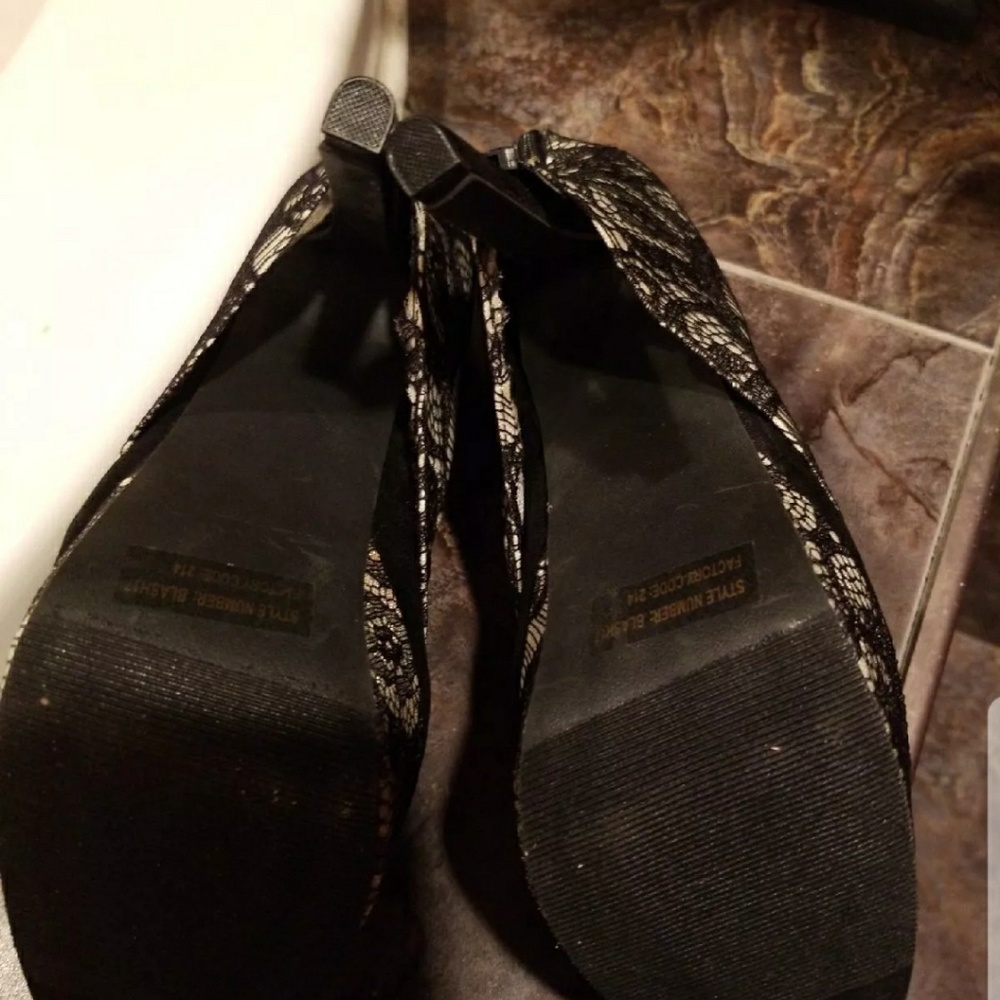 Lace heels - Picture 4 of 4
